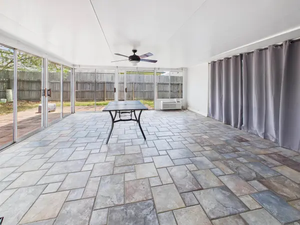 1058 Bullrush Dr, Baton Rouge, LA 70810