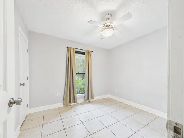 1027 Bruce Dr, Denham Springs, LA 70726