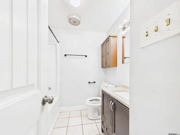 1027 Bruce Dr, Denham Springs, LA 70726