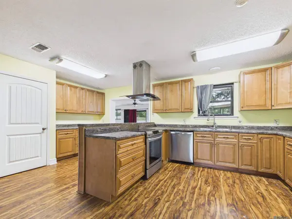 1027 Bruce Dr, Denham Springs, LA 70726