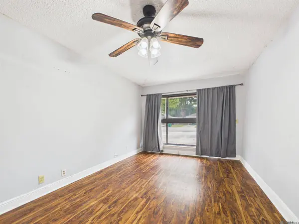 1027 Bruce Dr, Denham Springs, LA 70726