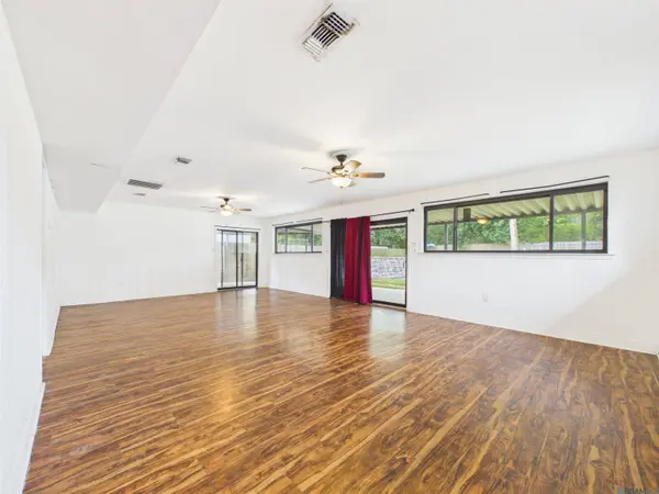 1027 Bruce Dr, Denham Springs, LA 70726
