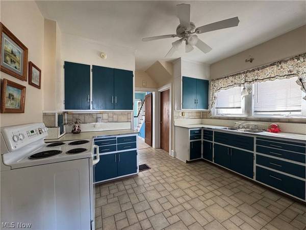 211 E Main ST, St Clairsville, OH 43950