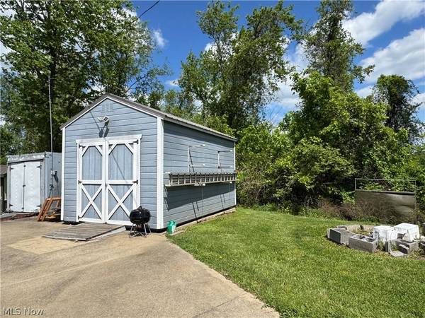 54837 High Ridge RD, Bellaire, OH 43906