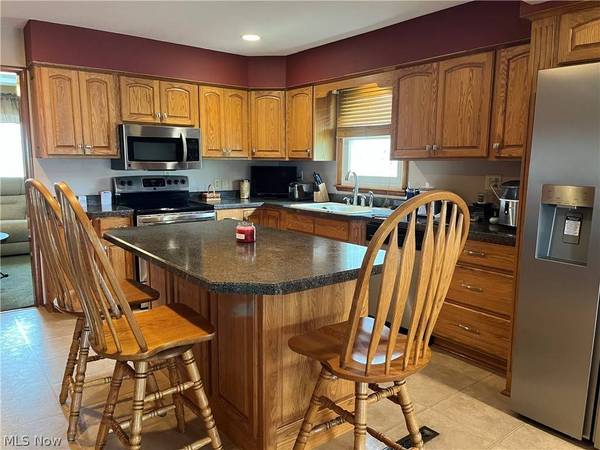 54837 High Ridge RD, Bellaire, OH 43906