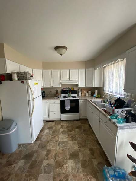 339 Johnet Dr #4, St Clairsville, OH 43950-1008