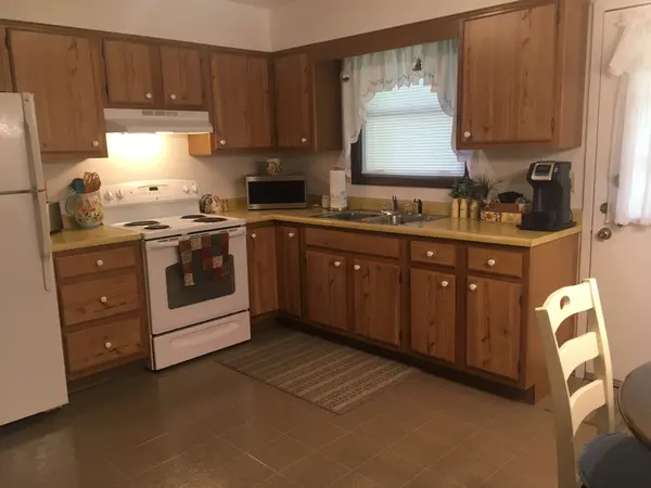 507 Trabar Dr #4, St Clairsville, OH 43950-1037