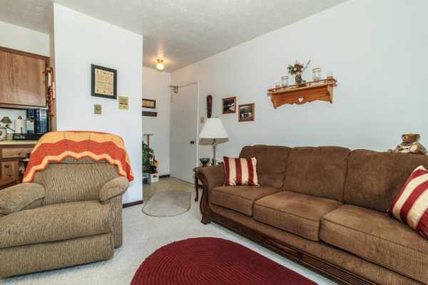 700 Trabar Dr #24, St Clairsville, OH 43950-1031