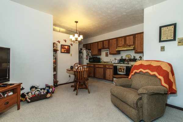 700 Trabar Dr #24, St Clairsville, OH 43950-1031
