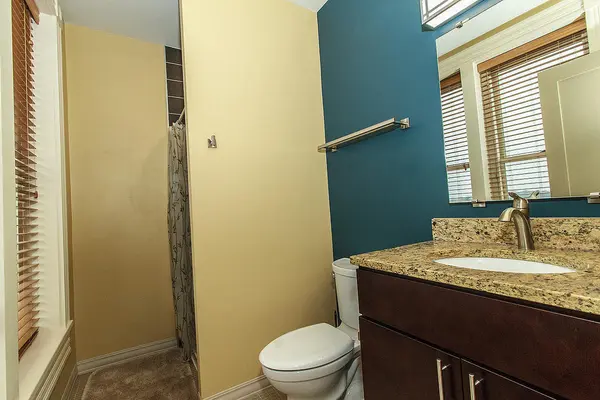 102 E Main St, St Clairsville, OH 43950-1506