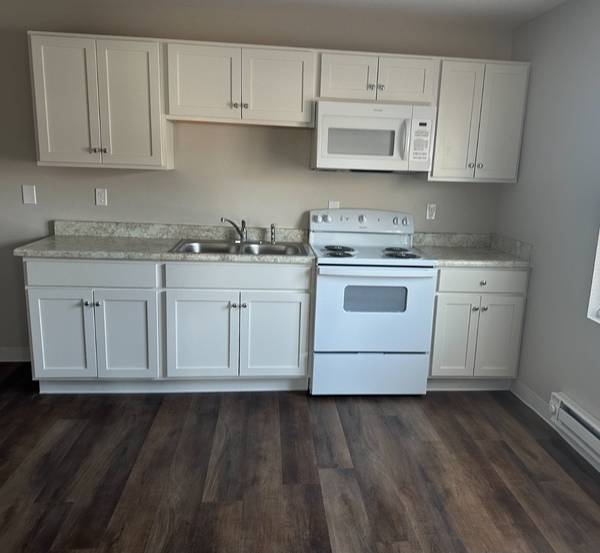 2401 Charles St #15, Wellsburg, WV 26070-1052