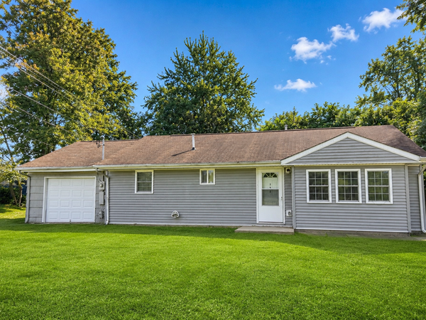 152 Hutchinson Dr, St Clairsville, OH 43950-1150