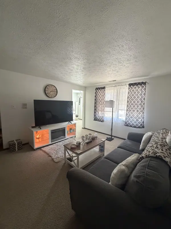 600 Trabar Dr #31, St Clairsville, OH 43950-1057