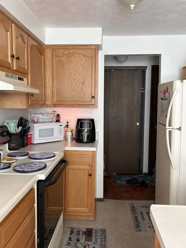 600 Trabar Dr #31, St Clairsville, OH 43950-1057