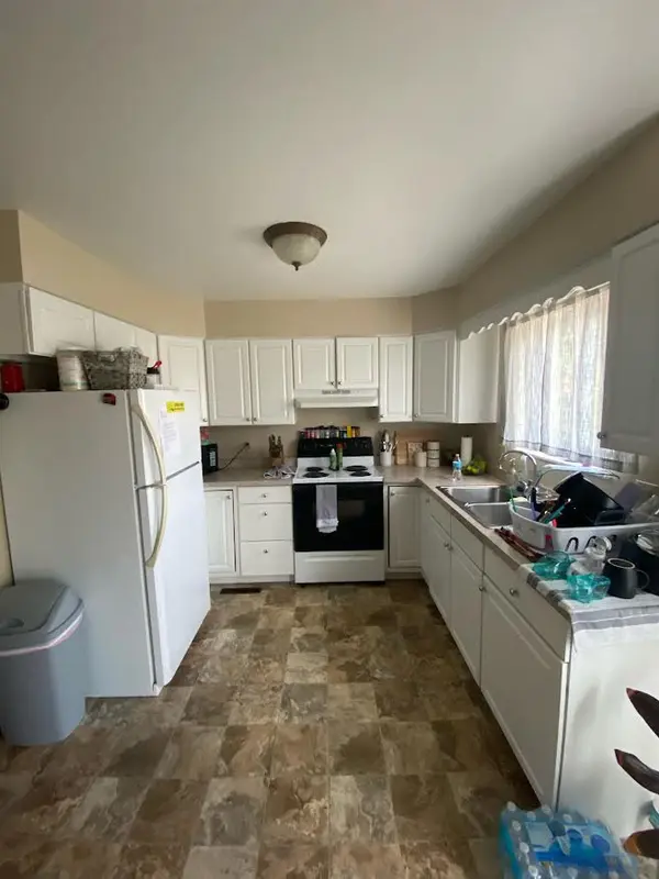 339 Johnet Dr #4, St Clairsville, OH 43950-1008