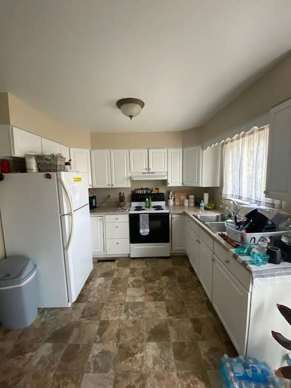 339 Johnet Dr #4, St Clairsville, OH 43950-1008