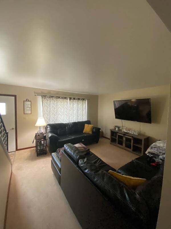 339 Johnet Dr #4, St Clairsville, OH 43950-1008