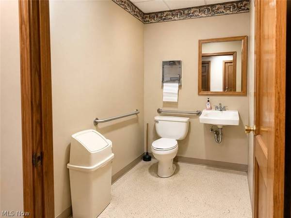 187 W Main ST, St Clairsville, OH 43950