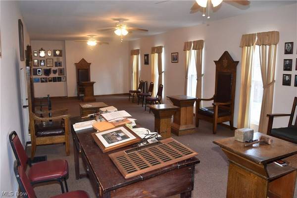 25 N 4th ST, Martins Ferry, OH 43935