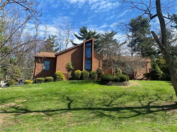 68499 Greenwood ST, St Clairsville, OH 43950