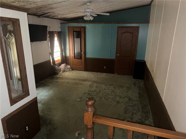 1049 Buckeye ST, Bridgeport, OH 43912