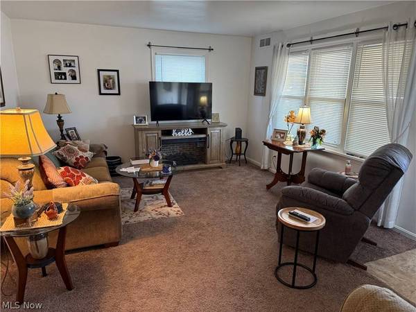442 W 44th ST, Shadyside, OH 43947