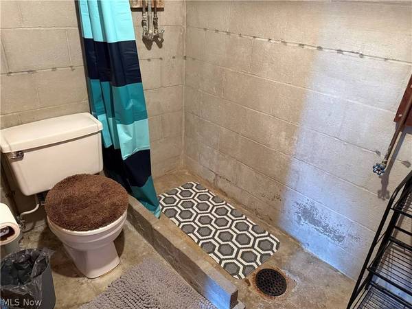 442 W 44th ST, Shadyside, OH 43947