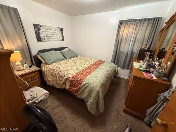 442 W 44th ST, Shadyside, OH 43947