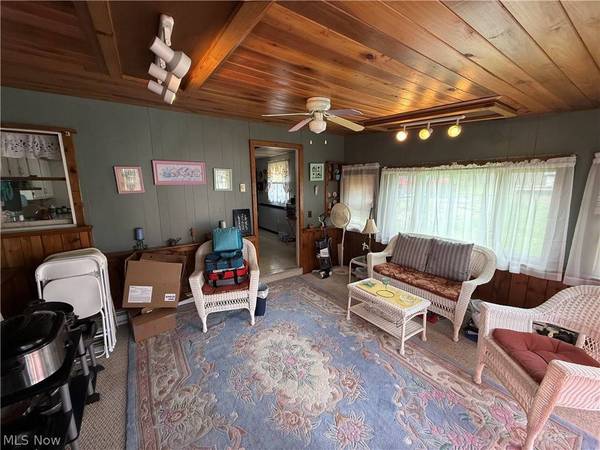 147 Newell AVE, St Clairsville, OH 43950
