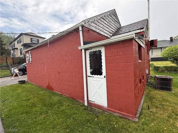 1300 A N 7th ST, Martins Ferry, OH 43935