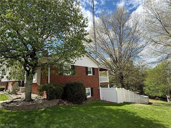 104 Orchard DR, St Clairsville, OH 43950