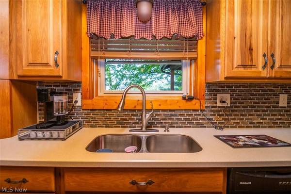 61229 Crozier Ridge RD, Bellaire, OH 43906