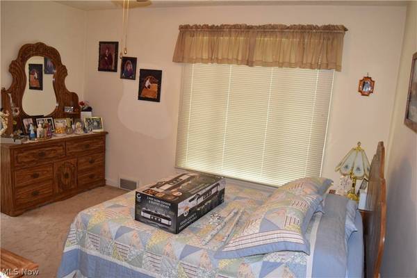 132 N Sugar ST, St Clairsville, OH 43950