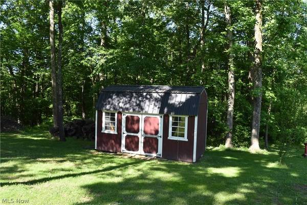 205 Stratton LN, Flushing, OH 43977