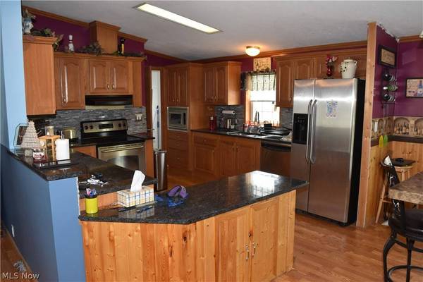 54121 Ash ALY, Neffs, OH 43940