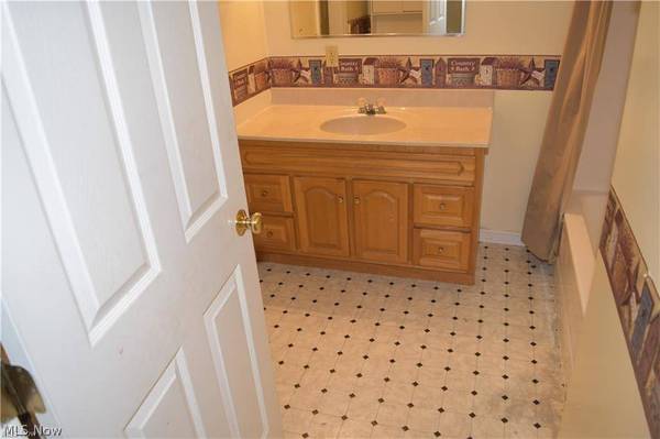 3595 & 3597 W 36th ST, Shadyside, OH 43947