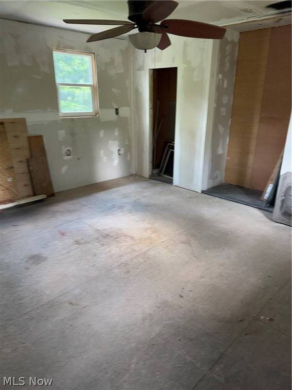 46721 Jo Henry DR, St Clairsville, OH 43950