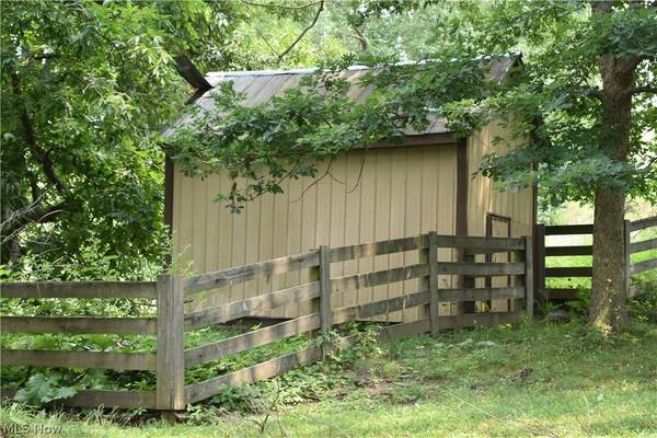 68895 Lloydsville Bannock RD, Belmont, OH 43718