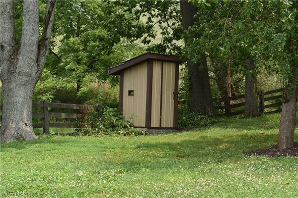 68895 Lloydsville Bannock RD, Belmont, OH 43718