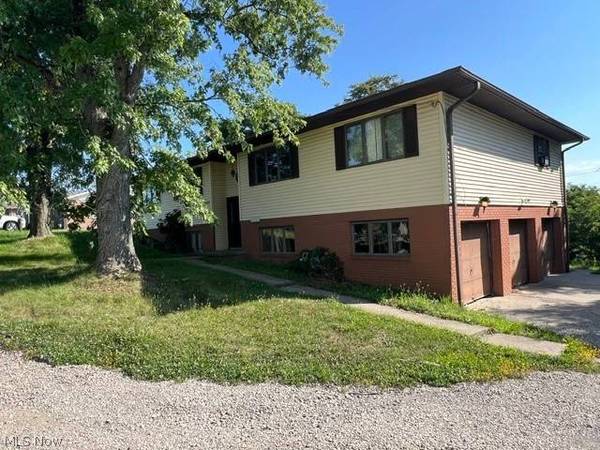 68585 Bannock RD, St Clairsville, OH 43950