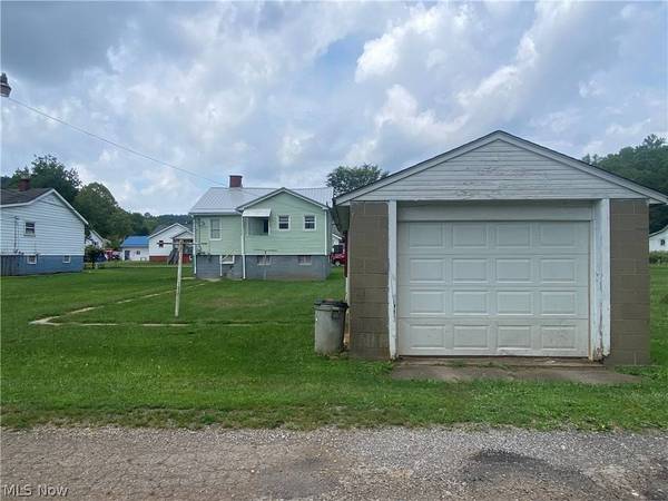 64 Township Rd 1098, Dillonvale, OH 43917