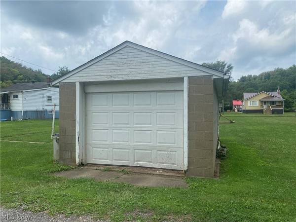 64 Township Rd 1098, Dillonvale, OH 43917