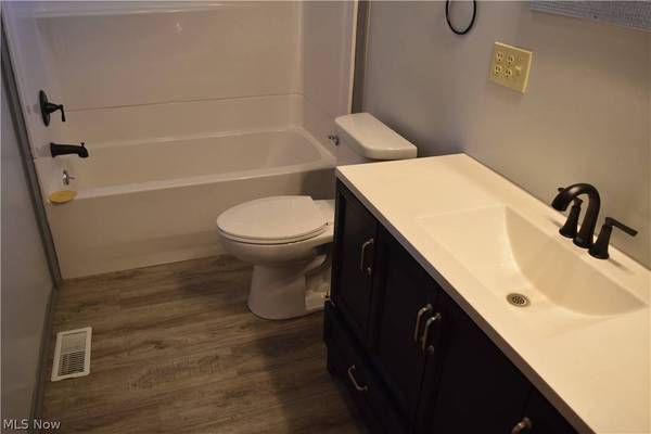 46948 Columbia Hill RD, St Clairsville, OH 43950