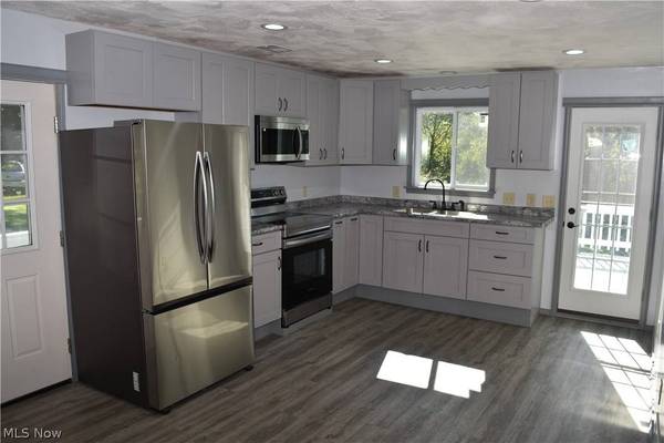 46948 Columbia Hill RD, St Clairsville, OH 43950