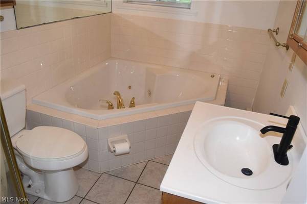 52135 Home ST, St Clairsville, OH 43950