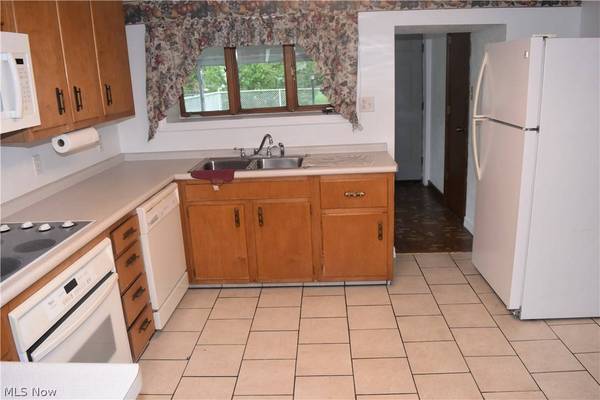 52135 Home ST, St Clairsville, OH 43950