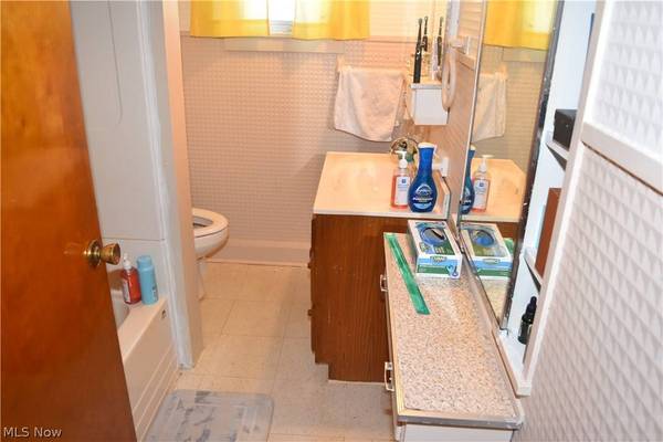 614 Columbus AVE, Martins Ferry, OH 43935