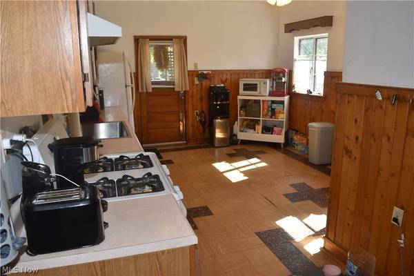 614 Columbus AVE, Martins Ferry, OH 43935