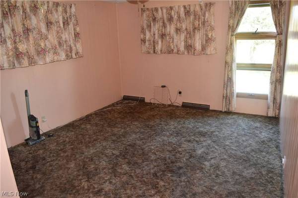426 County Rd 1, Rayland, OH 43943