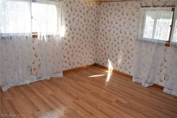 71071 Main ST, St Clairsville, OH 43950